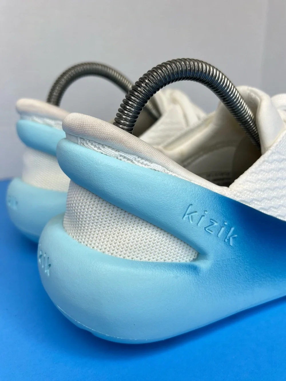 Kizik Roamer Womens Hands Free Sneakers White/Glacier Sz 6.5M XLNT Condition